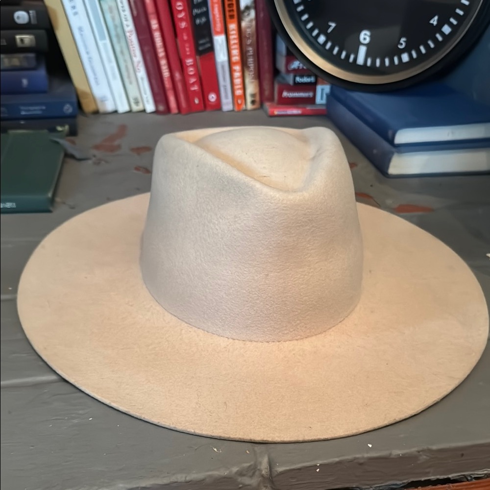 Gigi Pip Cream hat